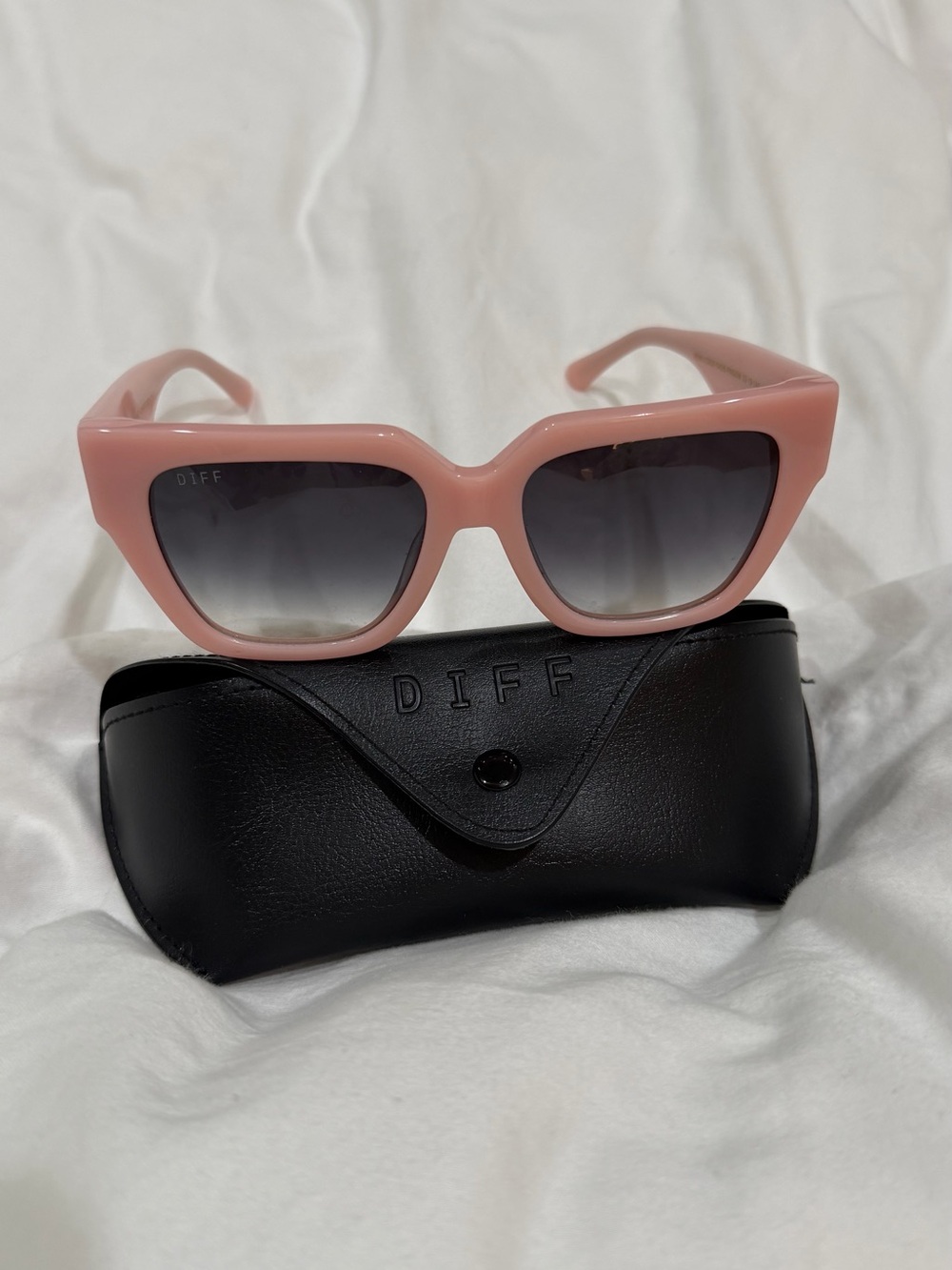Diff Eyewear Pink Cat-Eye Sunglasses